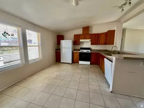 Kitchen - 1430 E Huntcreek Dr, Moab, UT 84532 photo 2 of 2
