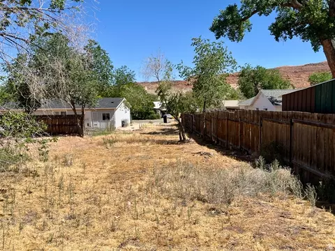 Exterior - 1430 E Huntcreek Dr, Moab, UT 84532 photo 3 of 5