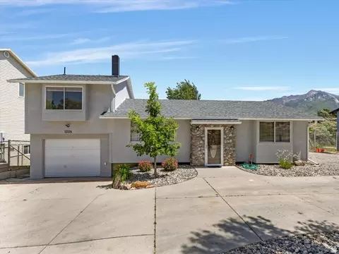 1005 E Violet Dr S, Sandy, UT 84094