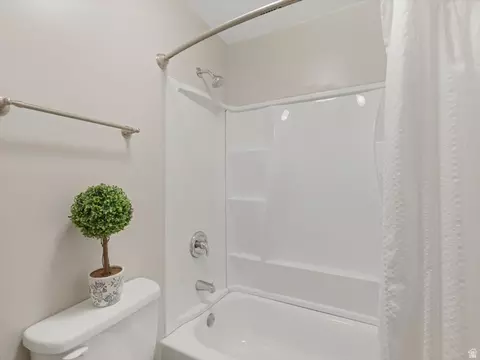 Bath - 1005 E Violet Dr S, Sandy, UT 84094 photo 4 of 5