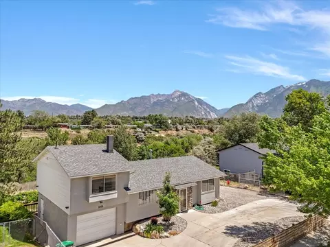 1005 E Violet Dr S, Sandy, UT 84094