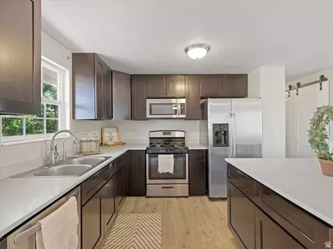 Kitchen - 1005 E Violet Dr S, Sandy, UT 84094 photo 3 of 4