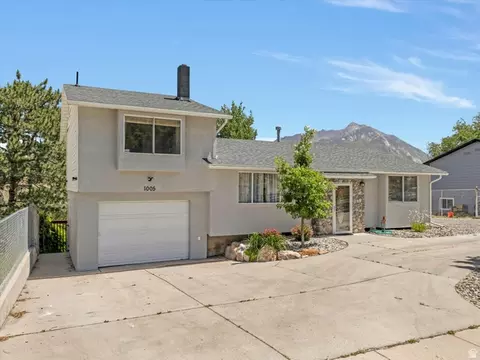 1005 E Violet Dr S, Sandy, UT 84094