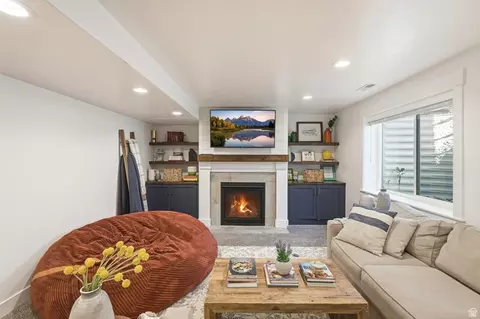 Living - 1058 E 300 S, Smithfield, UT 84335 photo 3 of 3
