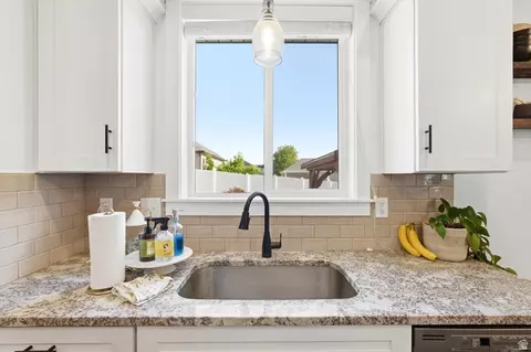 Kitchen - 1058 E 300 S, Smithfield, UT 84335 photo 4 of 4