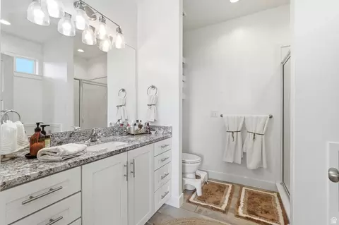 Bath - 1058 E 300 S, Smithfield, UT 84335 photo 1 of 4