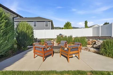 Exterior - 1058 E 300 S, Smithfield, UT 84335 photo 8 of 14