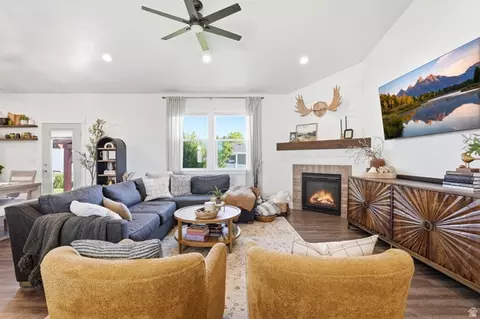 Living - 1058 E 300 S, Smithfield, UT 84335 photo 1 of 3