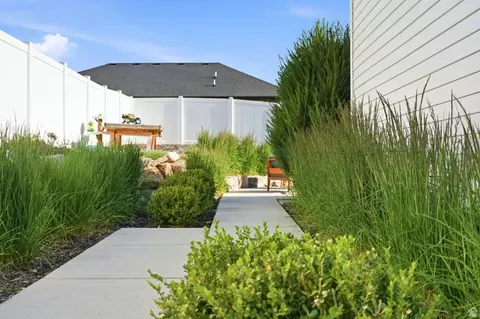 Exterior - 1058 E 300 S, Smithfield, UT 84335 photo 10 of 14