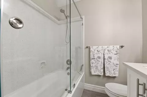 Bath - 469 E 12000 S, Draper, UT 84020 photo 7 of 8