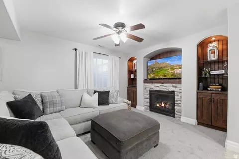 Living - 469 E 12000 S, Draper, UT 84020 photo 2 of 2