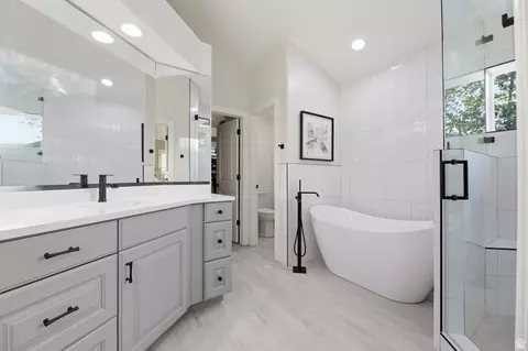 Bath - 469 E 12000 S, Draper, UT 84020 photo 2 of 8