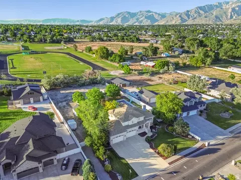 View/Area - 469 E 12000 S, Draper, UT 84020 photo 2 of 11