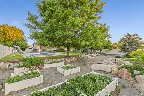 Exterior - 469 E 12000 S, Draper, UT 84020 photo 21 of 44