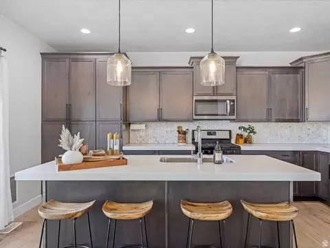 2773 W Lacewood Dr S, Salt Lake City, UT 84129