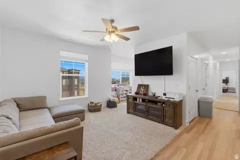 752 N Favreau Ln #V201, Saratoga Springs, UT 84045
