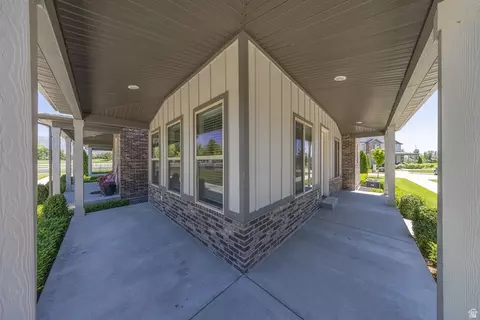 Exterior - 1878 W Springwater Ln, Vineyard, UT 84059 photo 1 of 5