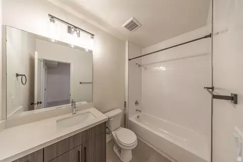 Bath - 1878 W Springwater Ln, Vineyard, UT 84059 photo 5 of 5