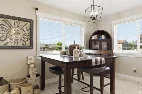 Dining - 772 E 600 S, Preston, ID 83263 photo 1 of 1