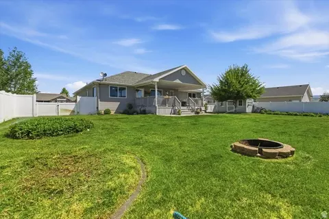 Exterior - 772 E 600 S, Preston, ID 83263 photo 6 of 10