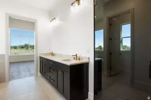 Bath - 1027 N 390 E, American Fork, UT 84003 photo 2 of 10