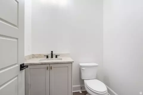 Bath - 1027 N 390 E, American Fork, UT 84003 photo 10 of 10