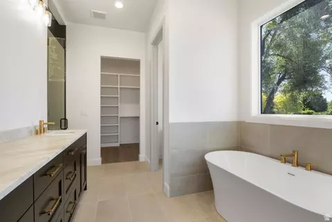 Bath - 1027 N 390 E, American Fork, UT 84003 photo 4 of 10