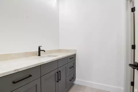 Bath - 1027 N 390 E, American Fork, UT 84003 photo 7 of 10