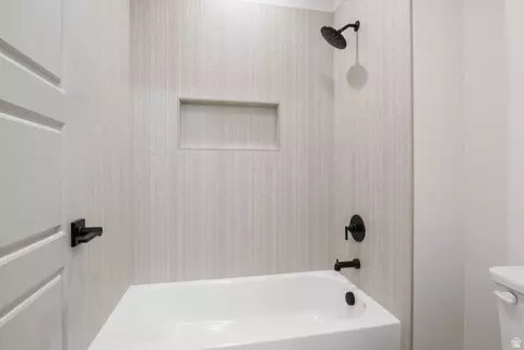 Bath - 1027 N 390 E, American Fork, UT 84003 photo 6 of 10