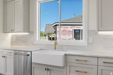 Kitchen - 1027 N 390 E, American Fork, UT 84003 photo 4 of 5