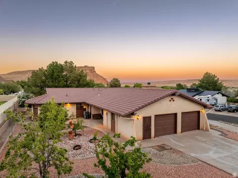 1230 W Escalante Dr, Saint George, UT 84790