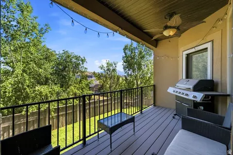 Exterior - 4691 E Decrescendo Dr, Eagle Mountain, UT 84005 photo 2 of 7