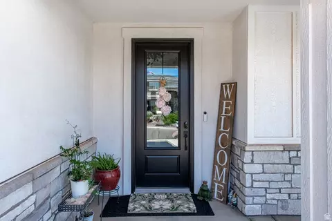 Entry Way - 1504 E Black Brush Dr, Washington, UT 84780 photo 1 of 7
