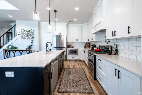 Kitchen - 1504 E Black Brush Dr, Washington, UT 84780 photo 3 of 4
