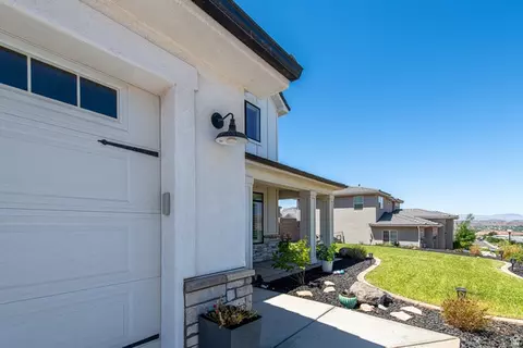 Exterior - 1504 E Black Brush Dr, Washington, UT 84780 photo 6 of 18