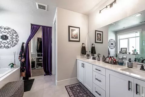 Bath - 1504 E Black Brush Dr, Washington, UT 84780 photo 1 of 5