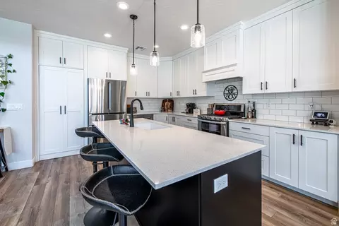 Kitchen - 1504 E Black Brush Dr, Washington, UT 84780 photo 1 of 4