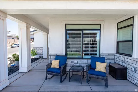 Exterior - 1504 E Black Brush Dr, Washington, UT 84780 photo 7 of 18