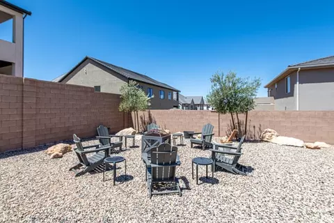 Exterior - 1504 E Black Brush Dr, Washington, UT 84780 photo 15 of 18