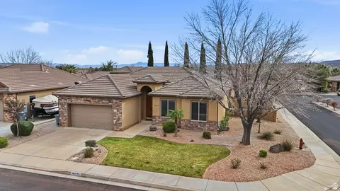 3879 London Ln, Santa Clara, UT 84765