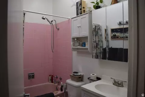 Bath - 3369 Gramercy Ave, Ogden, UT 84403 photo 2 of 2