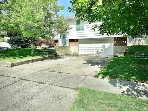 Exterior - 9573 S Buttonwood Dr, Sandy, UT 84092 photo 1 of 2