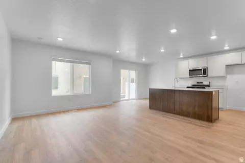 Living - 1865 E 640 N #1230, Salem, UT 84653 photo 1 of 2
