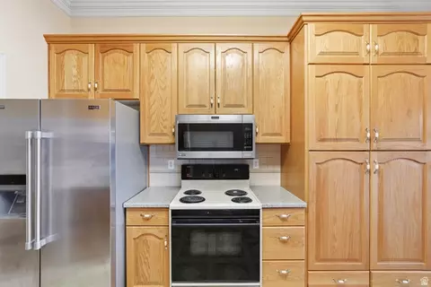 Kitchen - 235 Buckingham Dr, Providence, UT 84332 photo 2 of 3