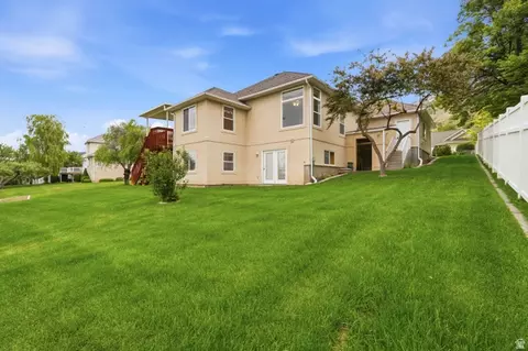 Exterior - 235 Buckingham Dr, Providence, UT 84332 photo 4 of 5