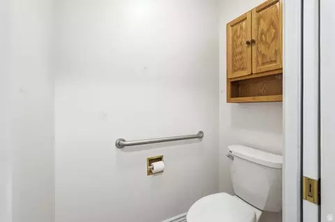 Bath - 235 Buckingham Dr, Providence, UT 84332 photo 3 of 5