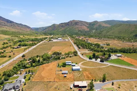 9664 E 400 S, Huntsville, UT 84317