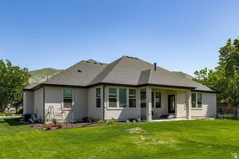 Exterior - 85 W 1200 N, Mapleton, UT 84664 photo 2 of 7