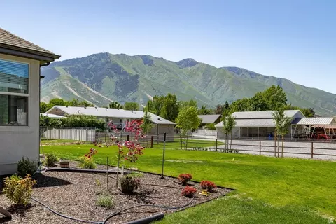 Exterior - 85 W 1200 N, Mapleton, UT 84664 photo 4 of 7