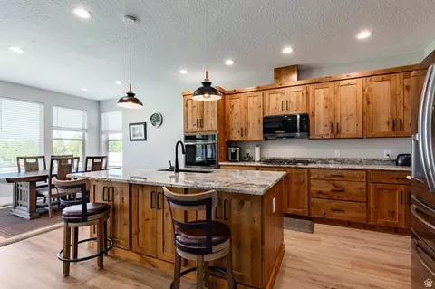 Kitchen - 85 W 1200 N, Mapleton, UT 84664 photo 4 of 5